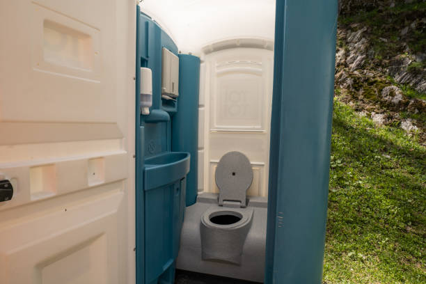 Best Portable bathroom rental  in Flemington, NJ